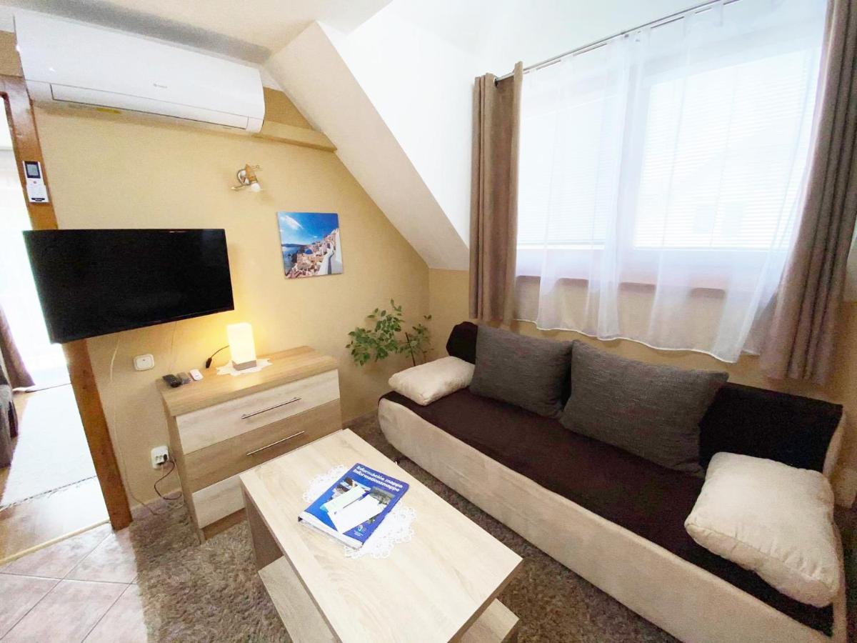 Apartman Siesta Buek - Buekfuerdo Extérieur photo