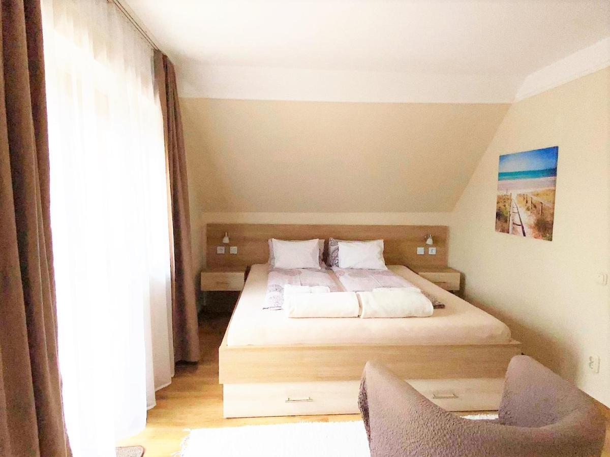 Apartman Siesta Buek - Buekfuerdo Extérieur photo