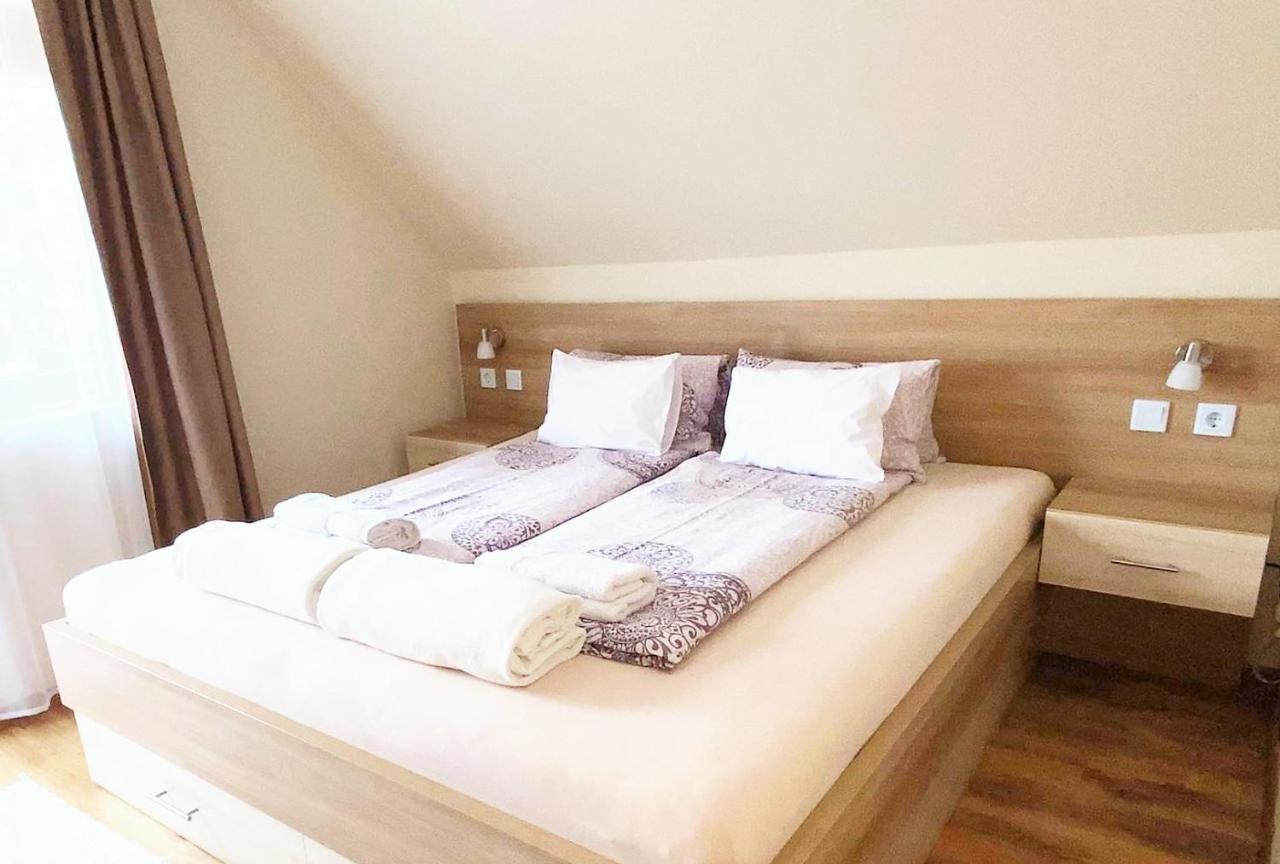 Apartman Siesta Buek - Buekfuerdo Extérieur photo