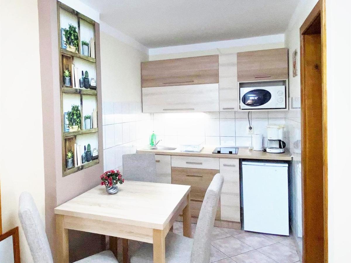 Apartman Siesta Buek - Buekfuerdo Extérieur photo