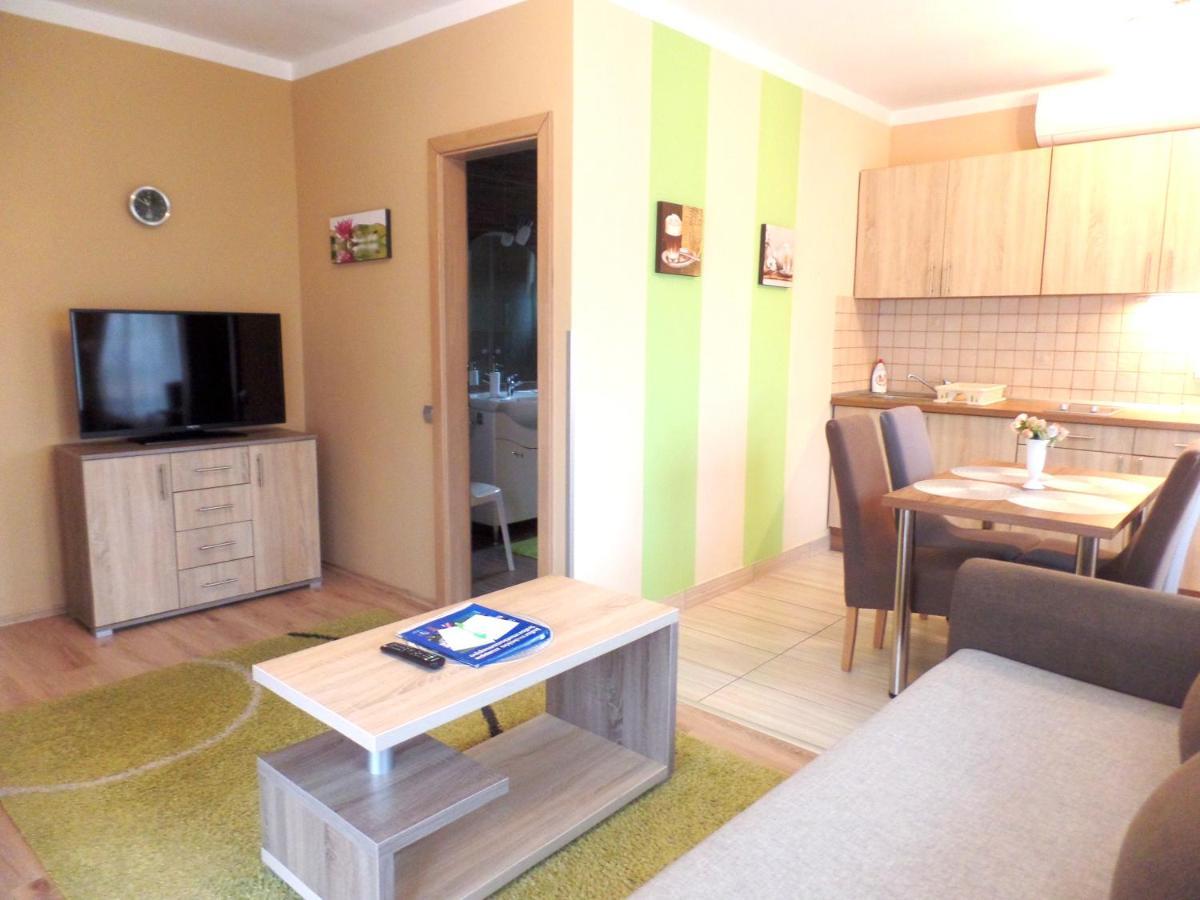 Apartman Siesta Buek - Buekfuerdo Extérieur photo