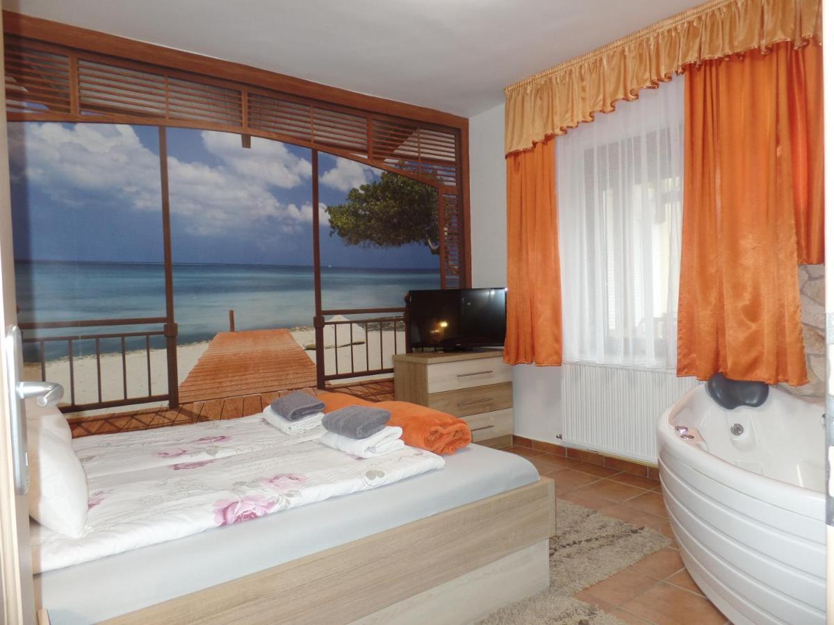 Apartman Siesta Buek - Buekfuerdo Extérieur photo
