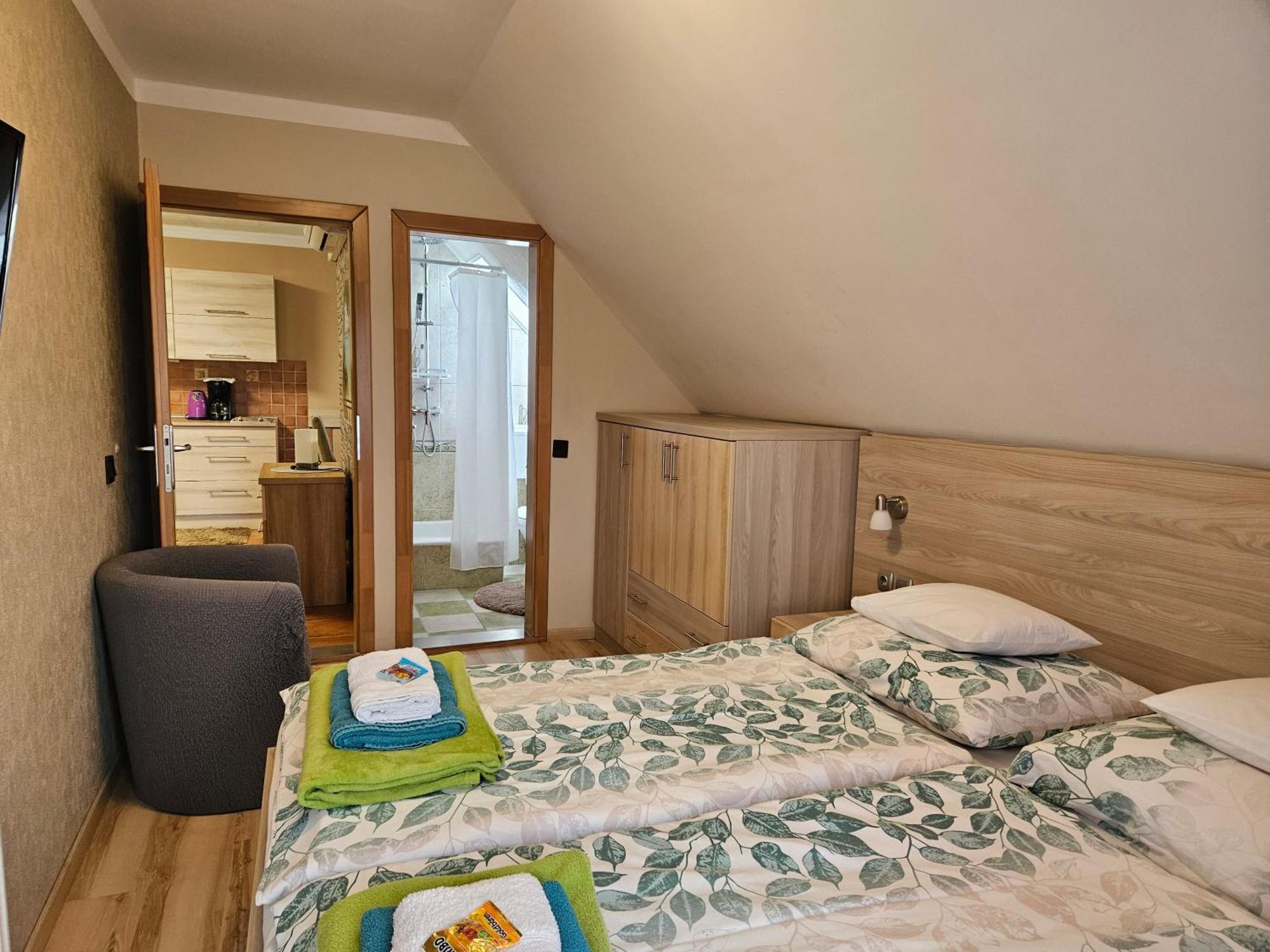 Apartman Siesta Buek - Buekfuerdo Extérieur photo