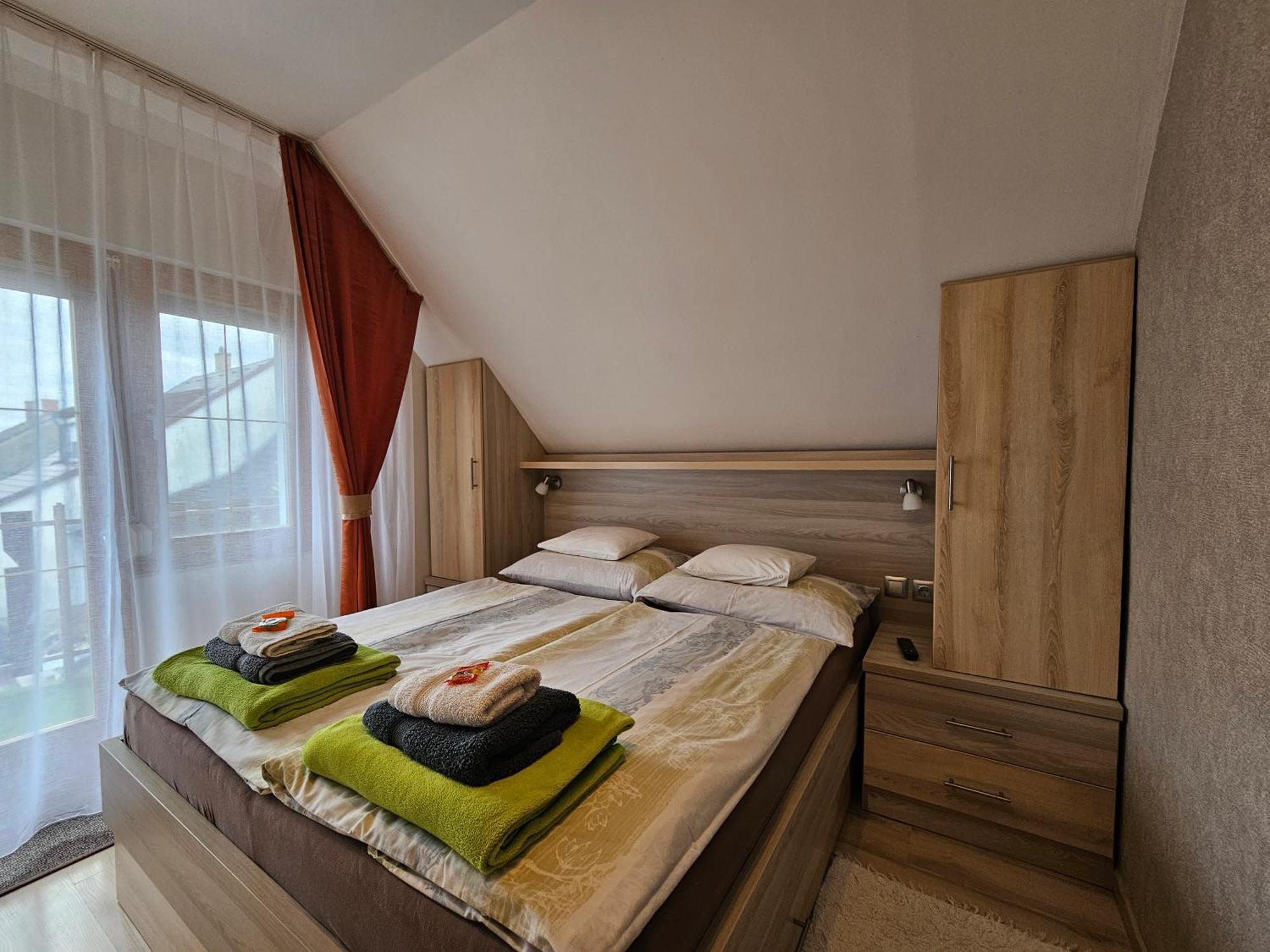 Apartman Siesta Buek - Buekfuerdo Extérieur photo