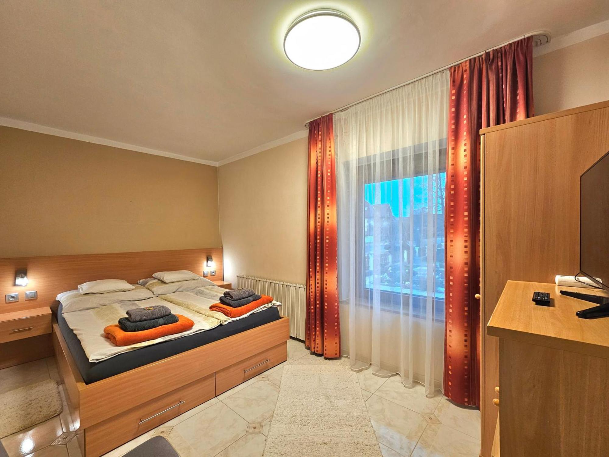 Apartman Siesta Buek - Buekfuerdo Extérieur photo