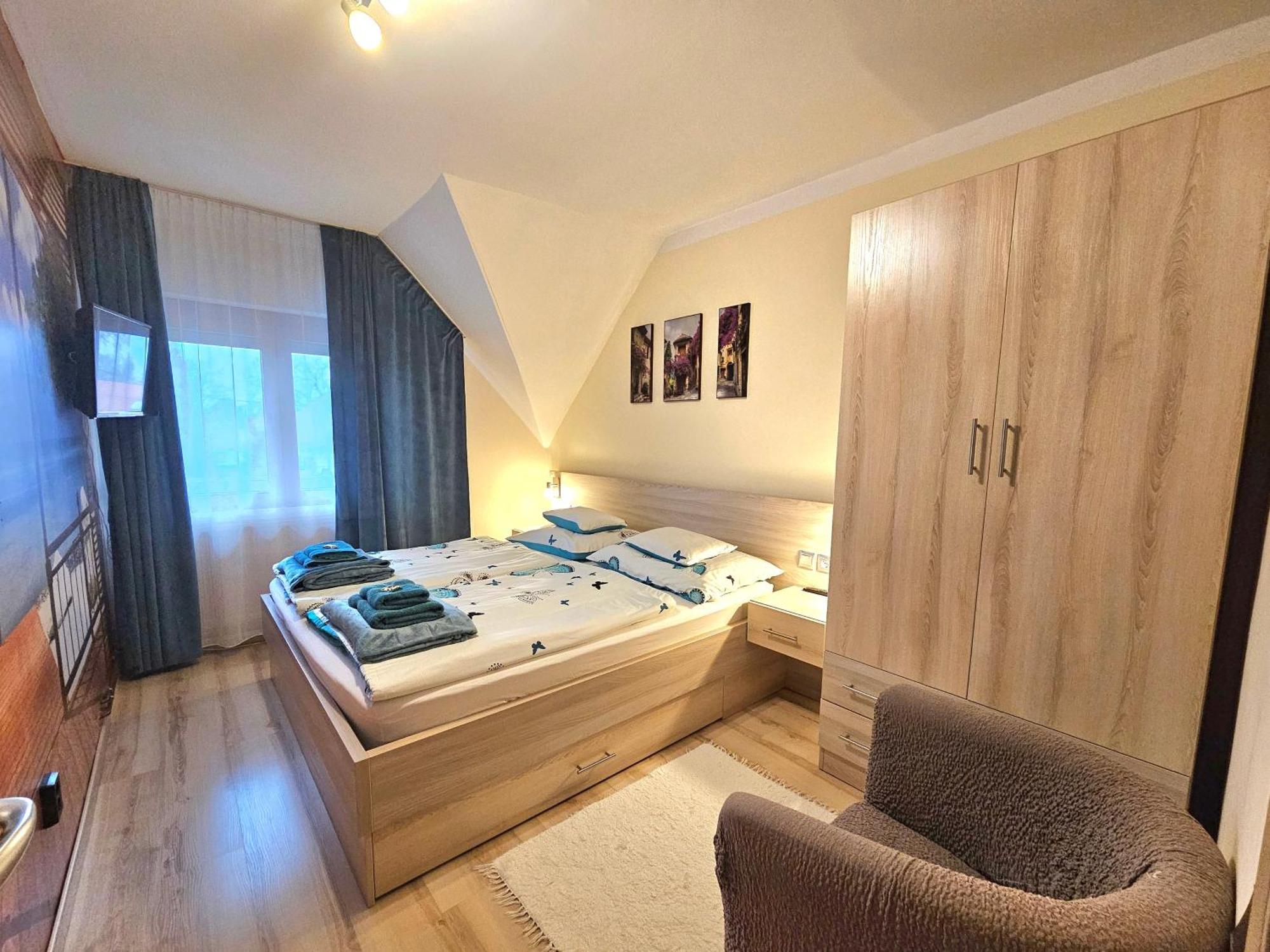 Apartman Siesta Buek - Buekfuerdo Extérieur photo