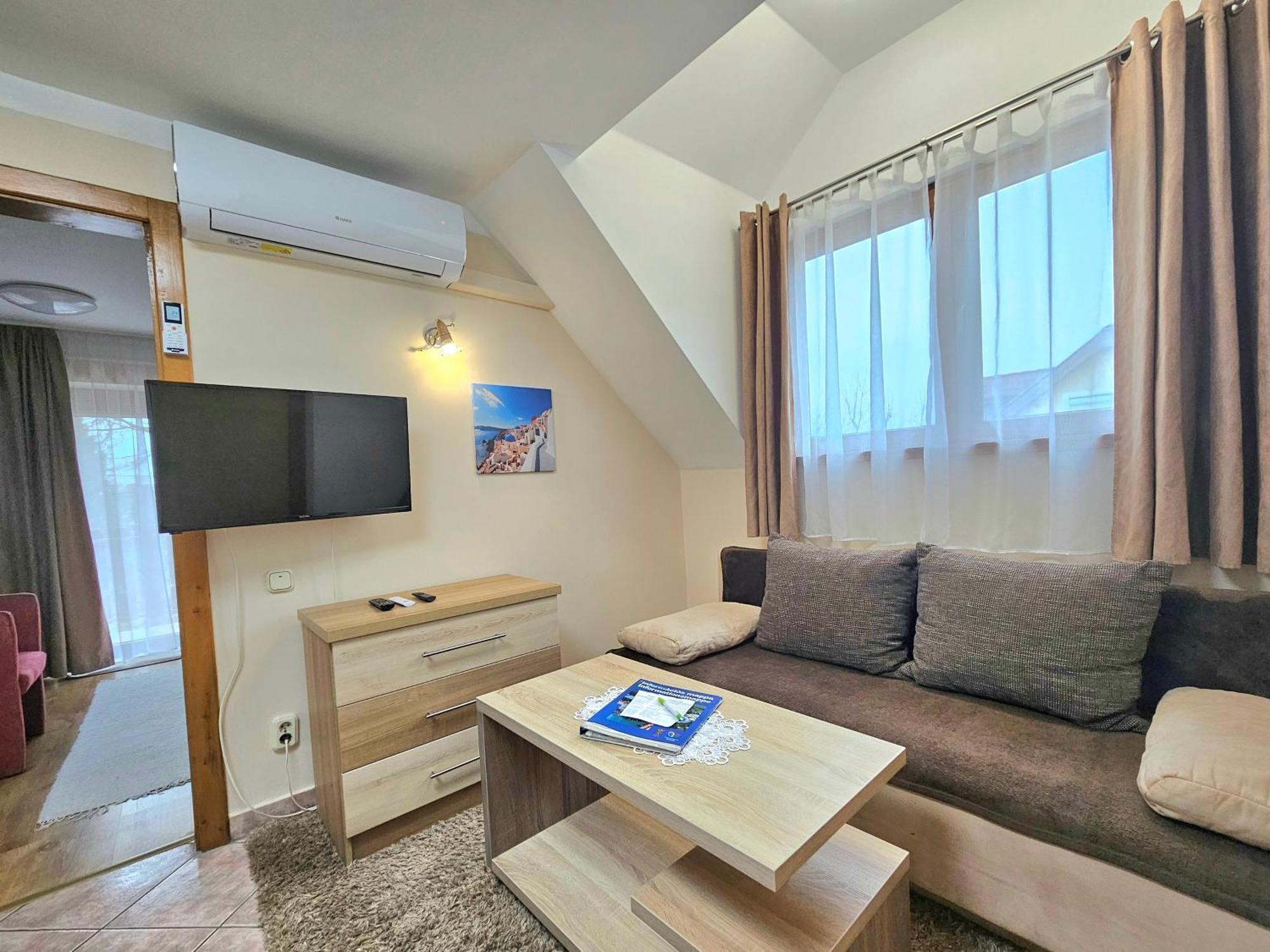 Apartman Siesta Buek - Buekfuerdo Extérieur photo