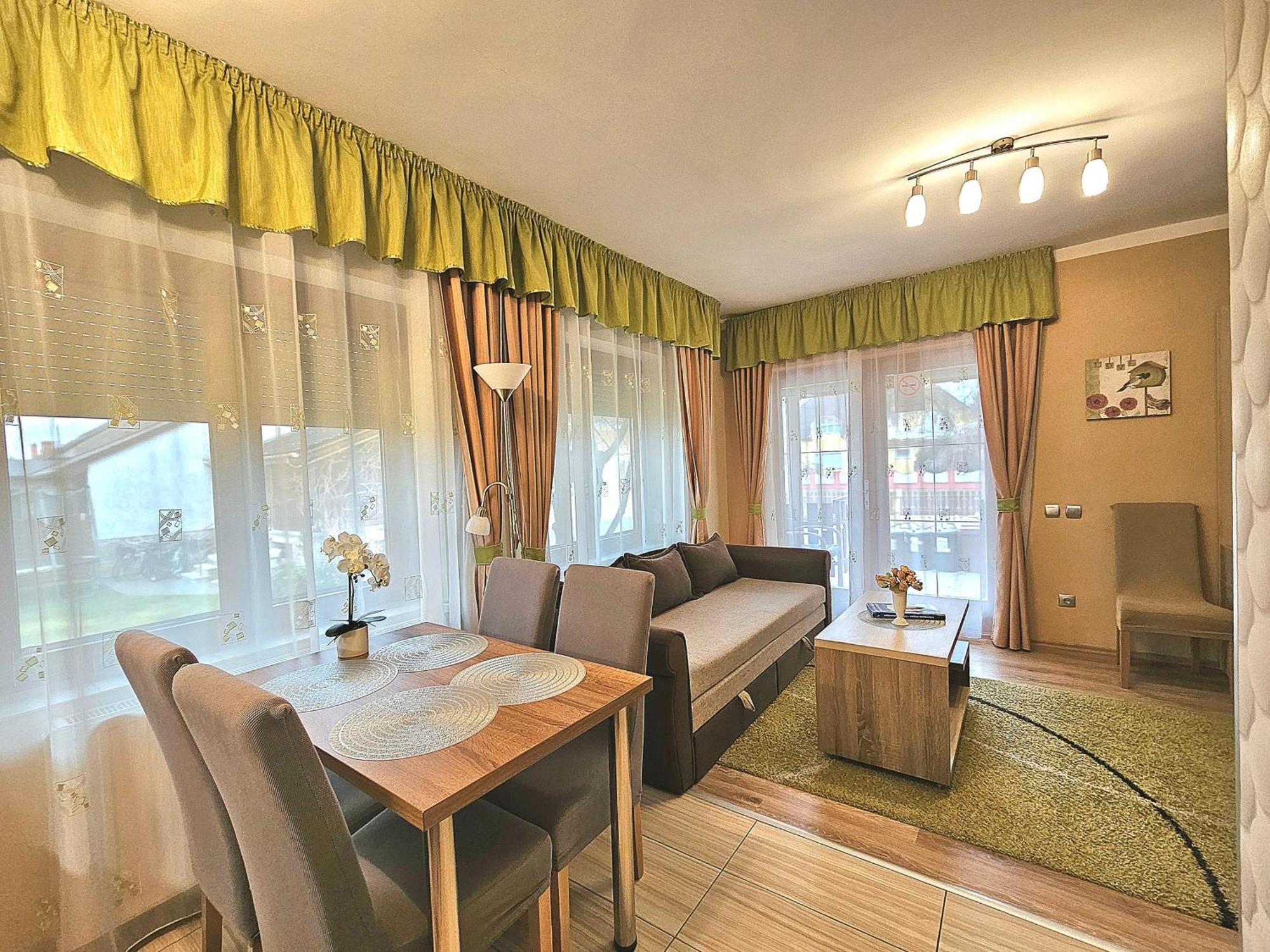 Apartman Siesta Buek - Buekfuerdo Extérieur photo