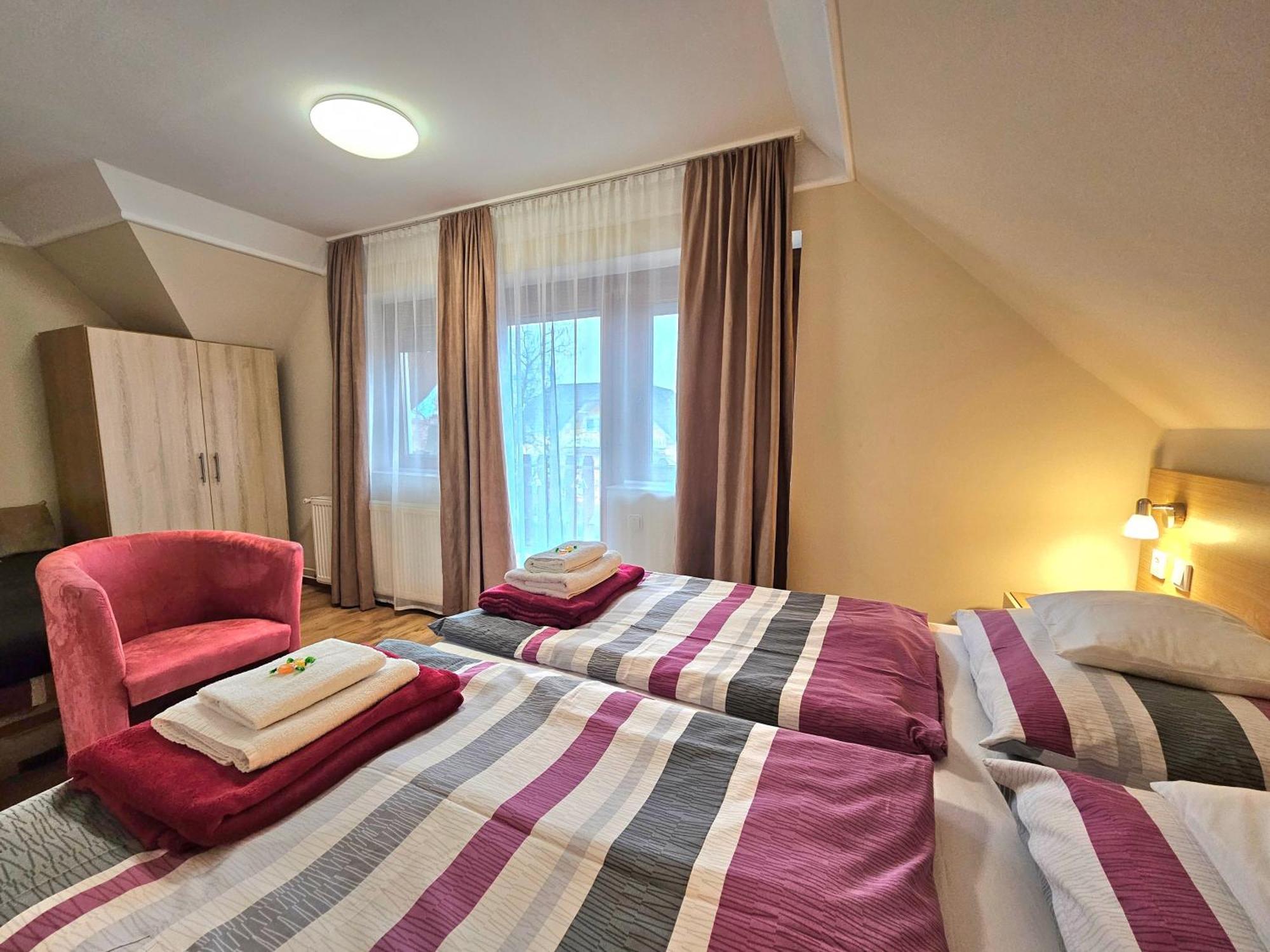 Apartman Siesta Buek - Buekfuerdo Extérieur photo